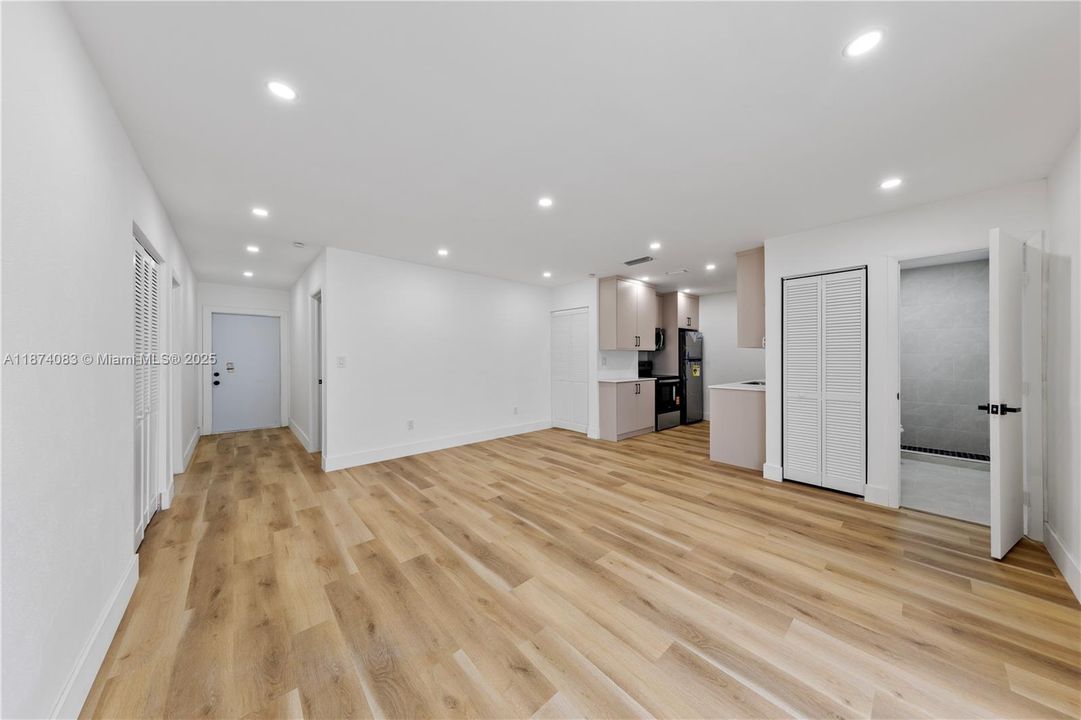 Active With Contract: $450,000 (3 beds, 2 baths, 965 Square Feet)