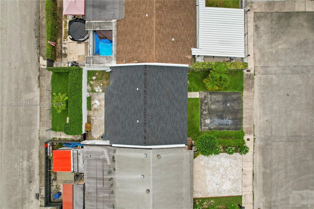 Active With Contract: $450,000 (3 beds, 2 baths, 965 Square Feet)