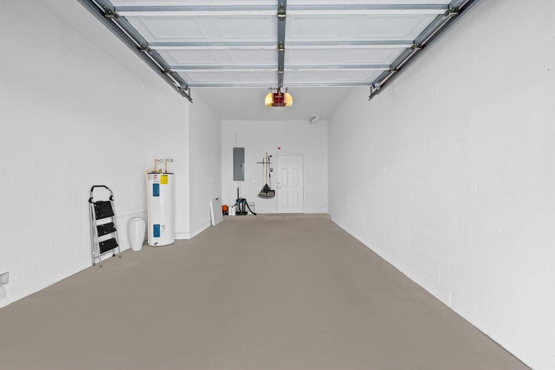 Oversided 1 Car Garage