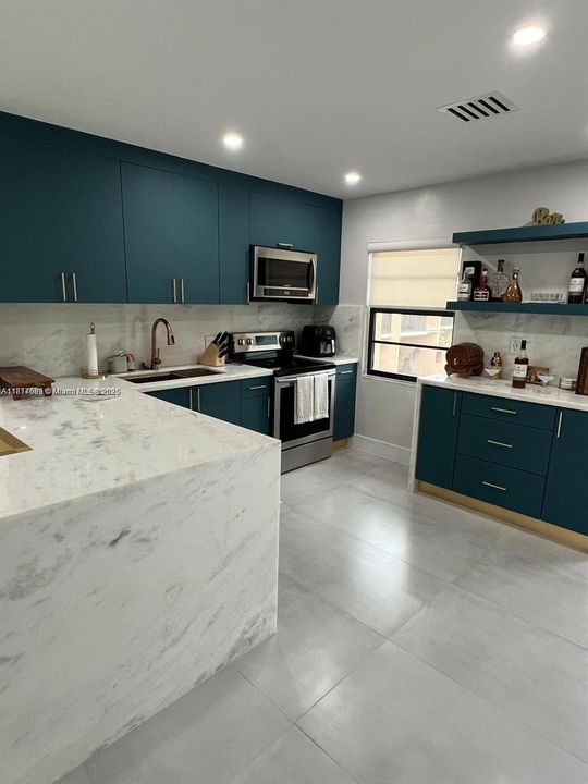 For Rent: $5,700 (2 beds, 3 baths, 0 Square Feet)