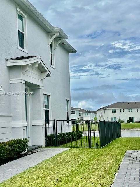 Active With Contract: $2,750 (4 beds, 2 baths, 1821 Square Feet)