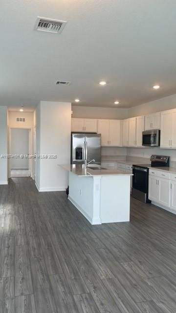 Active With Contract: $2,750 (4 beds, 2 baths, 1821 Square Feet)
