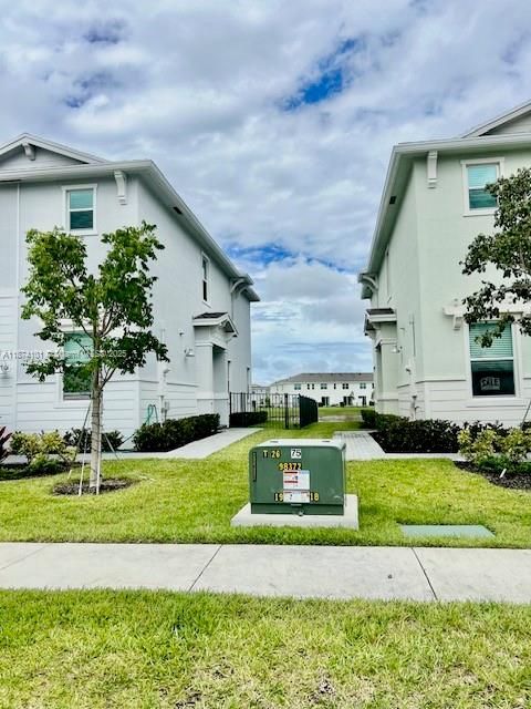 Active With Contract: $2,750 (4 beds, 2 baths, 1821 Square Feet)