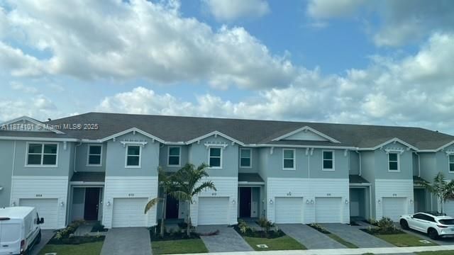 Active With Contract: $2,750 (4 beds, 2 baths, 1821 Square Feet)