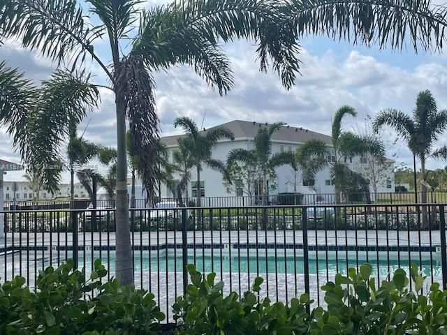 Active With Contract: $2,750 (4 beds, 2 baths, 1821 Square Feet)