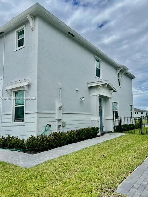 Active With Contract: $2,750 (4 beds, 2 baths, 1821 Square Feet)