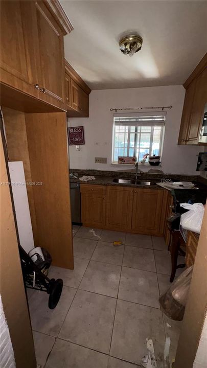 Vendido Recientemente: $450,000 (4 camas, 2 baños, 1653 Pies cuadrados)