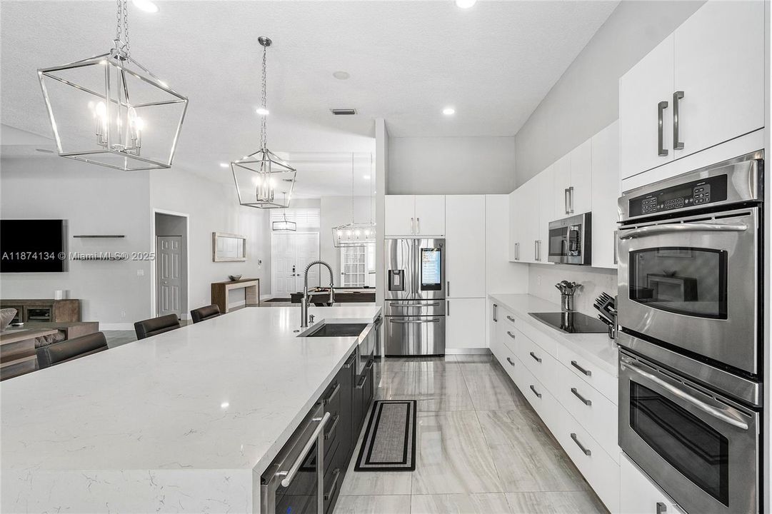 For Sale: $1,253,000 (4 beds, 2 baths, 3592 Square Feet)