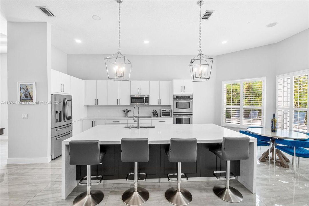 For Sale: $1,253,000 (4 beds, 2 baths, 3592 Square Feet)