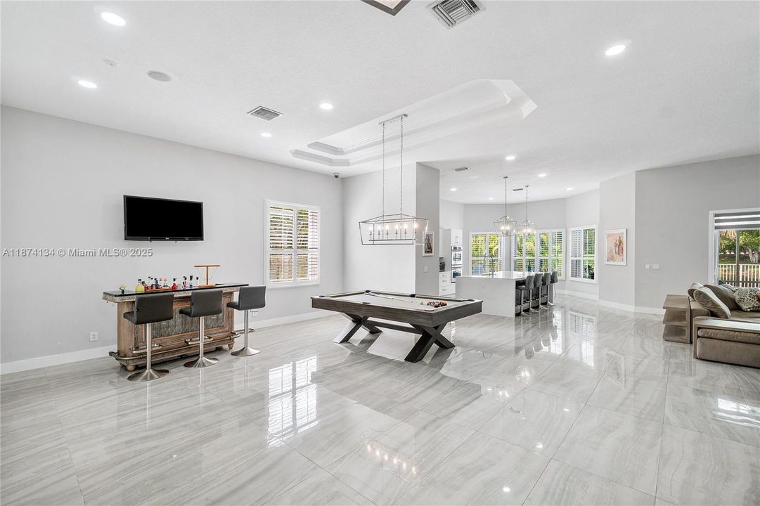 For Sale: $1,253,000 (4 beds, 2 baths, 3592 Square Feet)