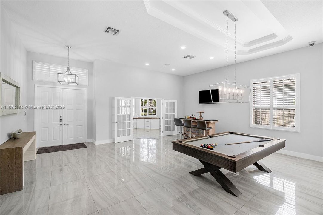 For Sale: $1,253,000 (4 beds, 2 baths, 3592 Square Feet)