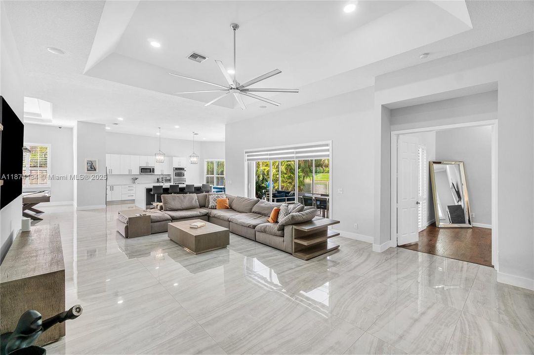 For Sale: $1,253,000 (4 beds, 2 baths, 3592 Square Feet)