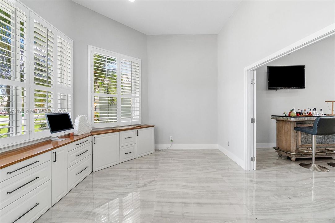 For Sale: $1,253,000 (4 beds, 2 baths, 3592 Square Feet)