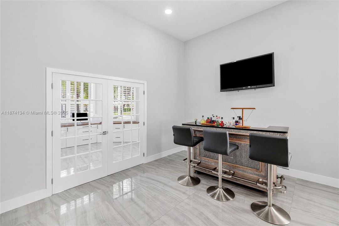 For Sale: $1,253,000 (4 beds, 2 baths, 3592 Square Feet)