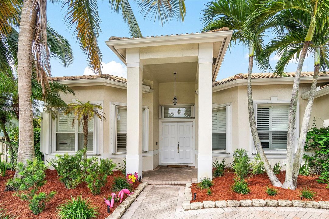 For Sale: $1,253,000 (4 beds, 2 baths, 3592 Square Feet)