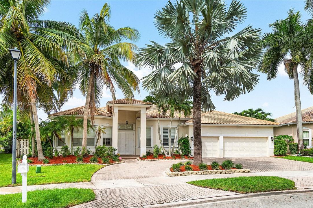 For Sale: $1,253,000 (4 beds, 2 baths, 3592 Square Feet)