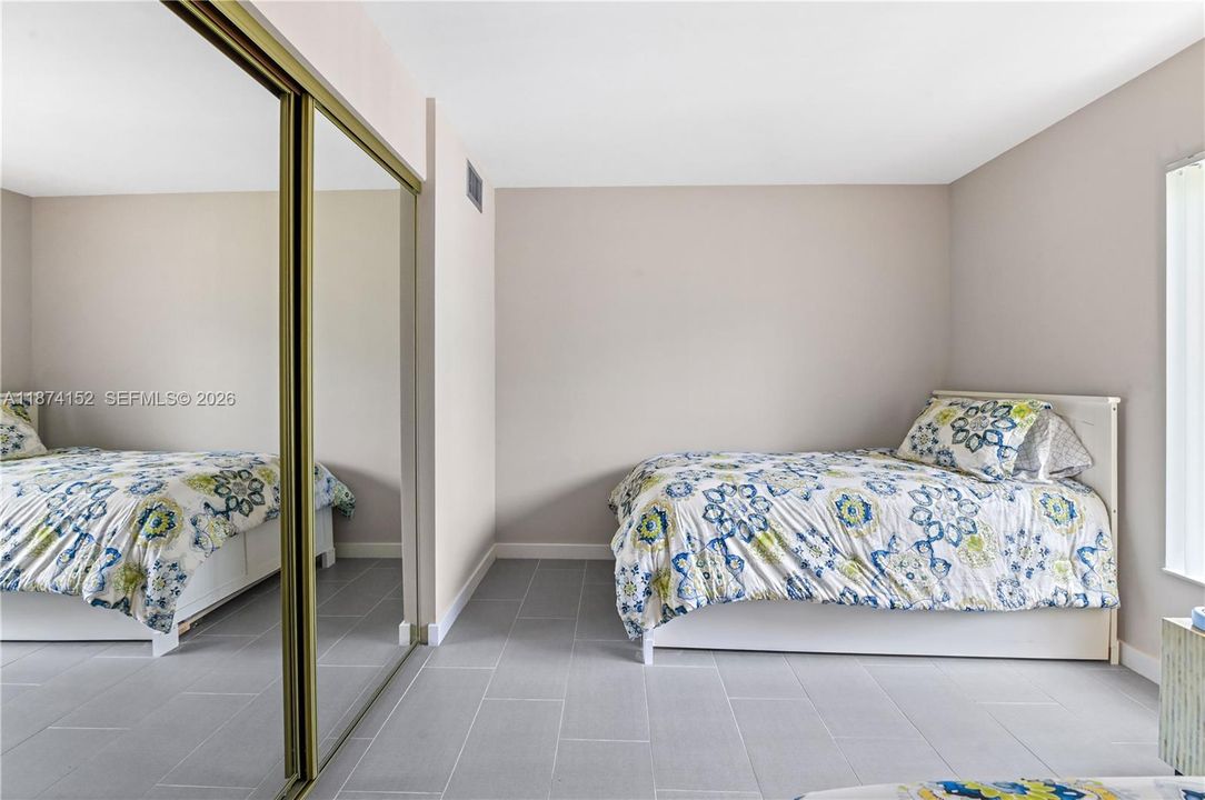 For Rent: $2,100 (2 beds, 2 baths, 1064 Square Feet)