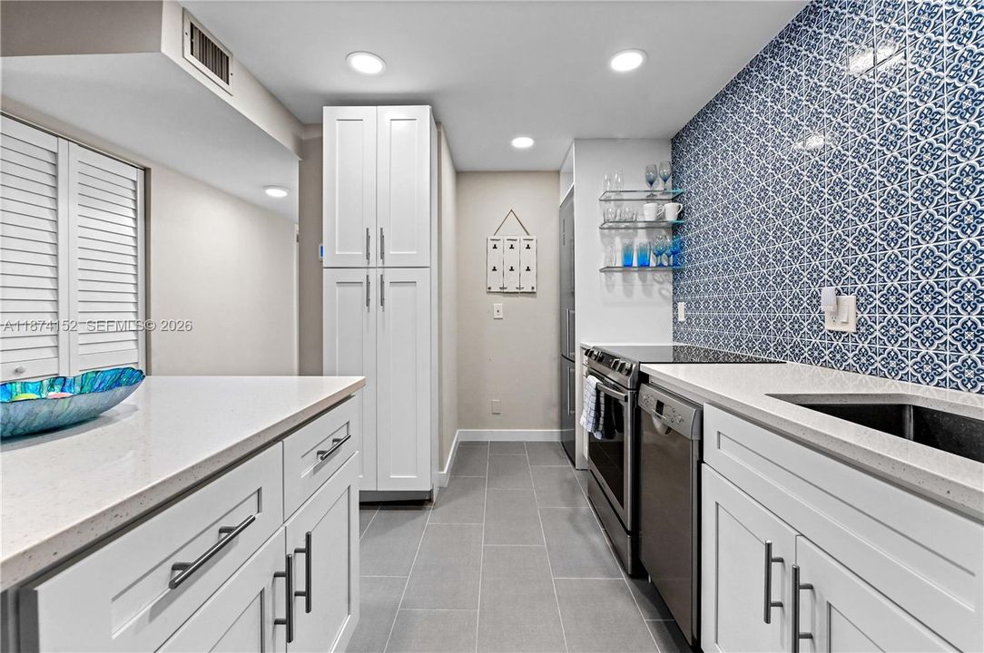 For Rent: $2,100 (2 beds, 2 baths, 1064 Square Feet)