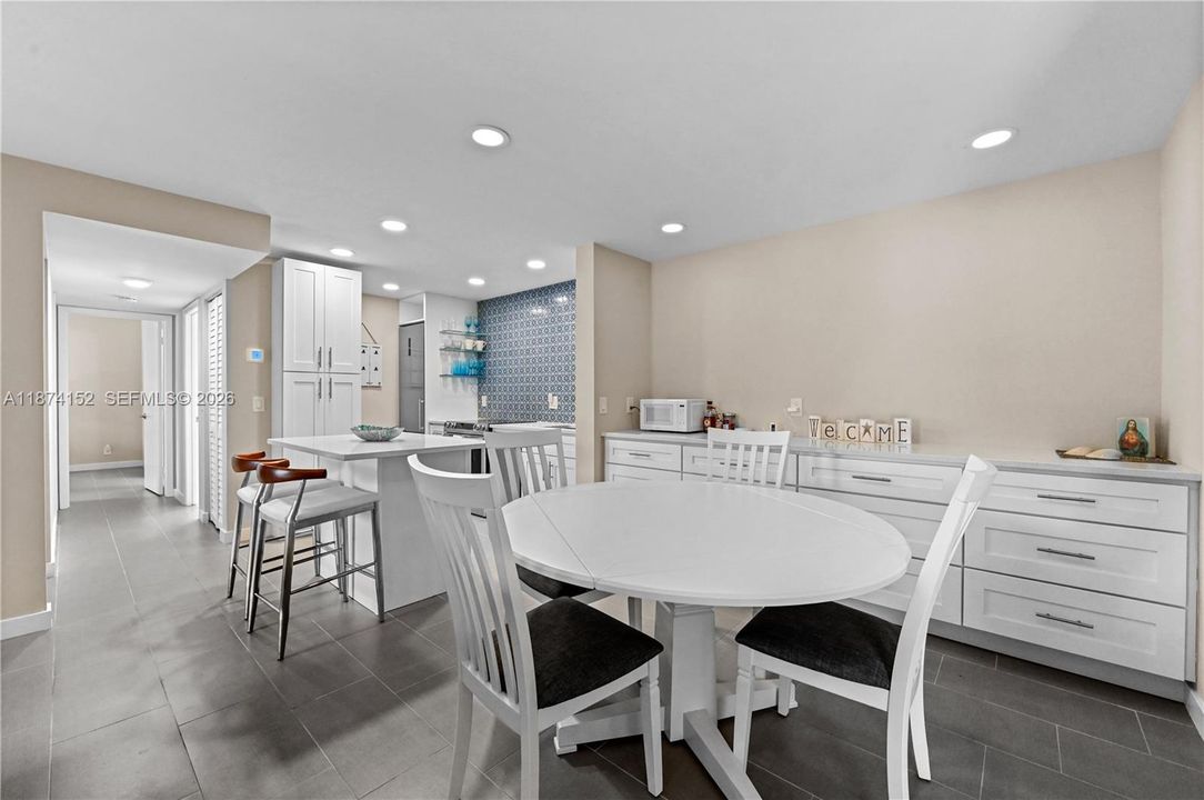 For Rent: $2,100 (2 beds, 2 baths, 1064 Square Feet)