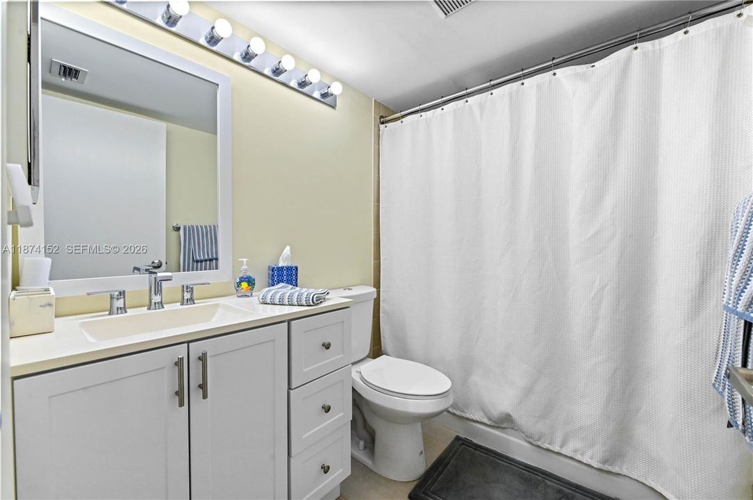 For Rent: $2,100 (2 beds, 2 baths, 1064 Square Feet)
