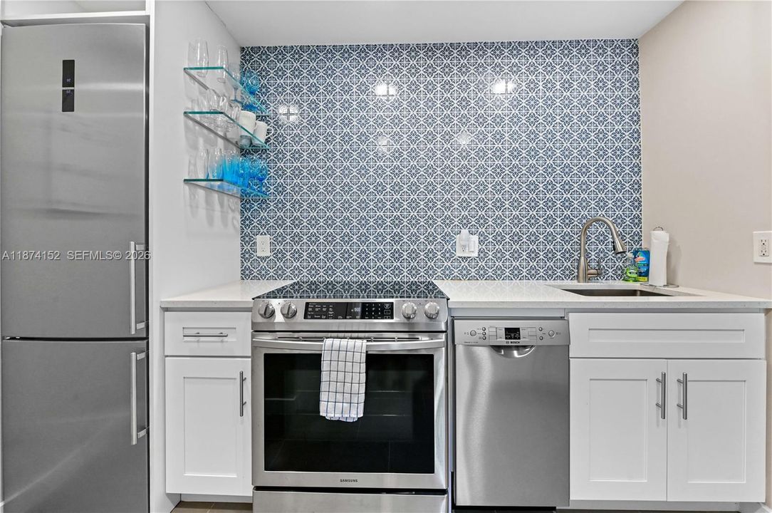 For Rent: $2,100 (2 beds, 2 baths, 1064 Square Feet)