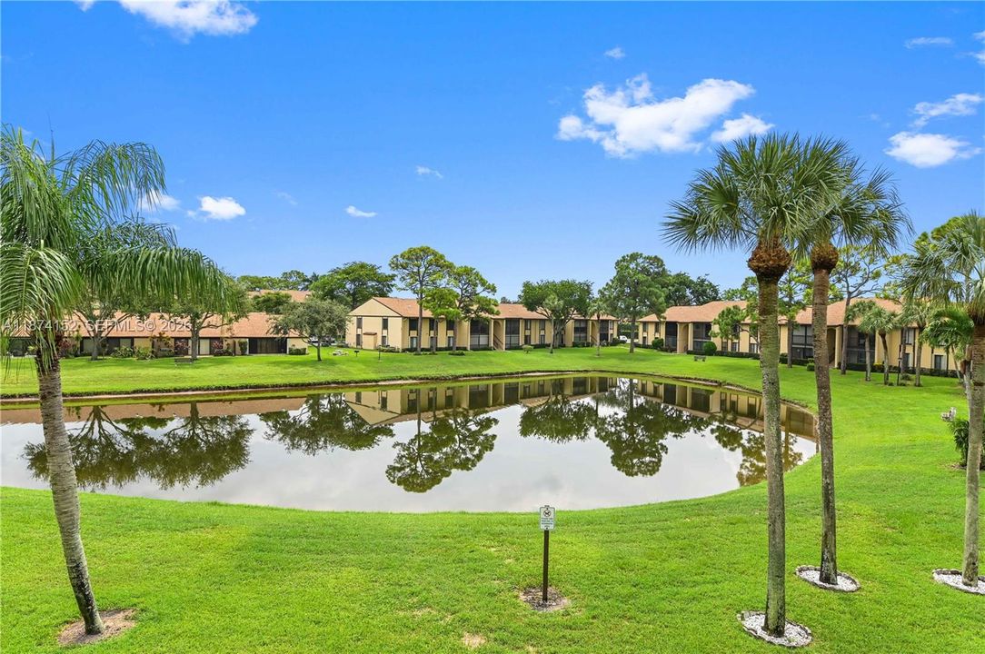 For Rent: $2,100 (2 beds, 2 baths, 1064 Square Feet)