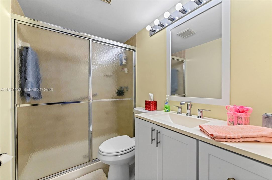 For Rent: $2,100 (2 beds, 2 baths, 1064 Square Feet)