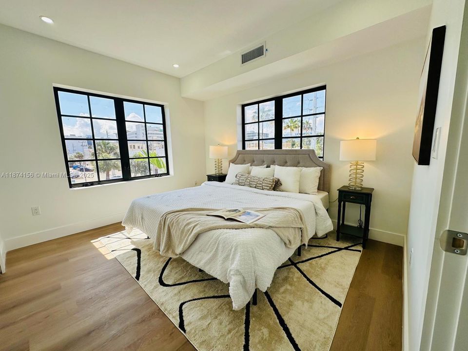 На продажу: $295,868 (0 спален, 1 ванн, 321 Квадратных фут)