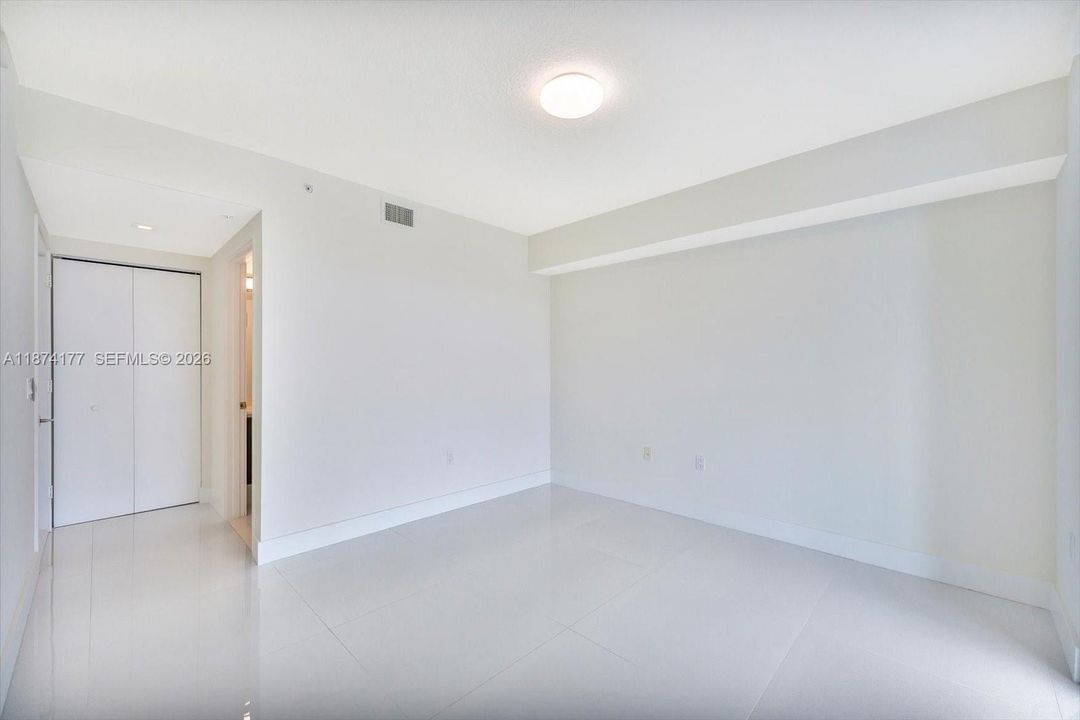 For Sale: $980,000 (2 beds, 3 baths, 1524 Square Feet)