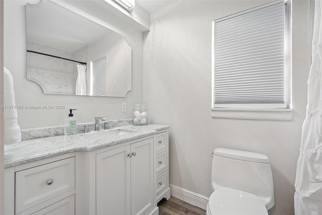 最近租的: $4,000 (3 贝兹, 2 浴室, 2000 平方英尺)