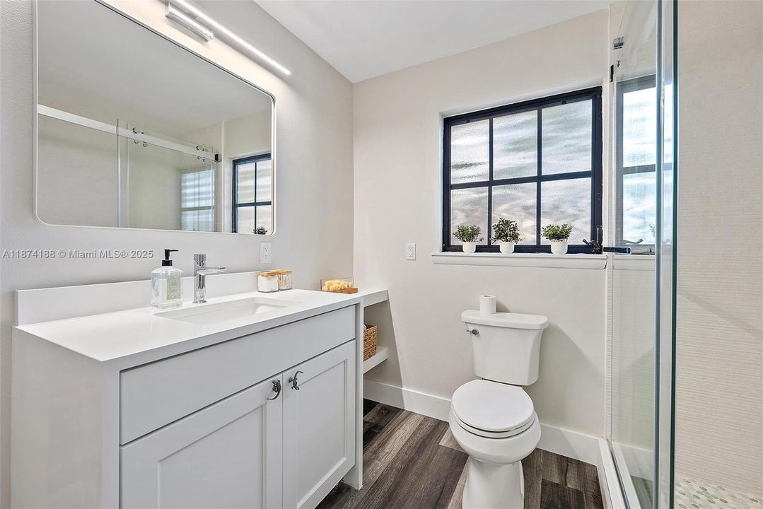 最近租的: $4,000 (3 贝兹, 2 浴室, 2000 平方英尺)