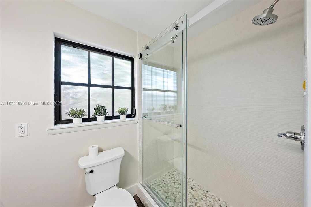 最近租的: $4,000 (3 贝兹, 2 浴室, 2000 平方英尺)