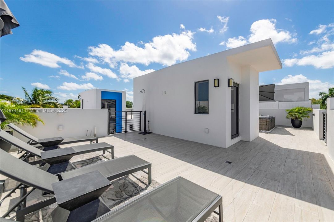 待售: $945,000 (3 贝兹, 2 浴室, 1579 平方英尺)