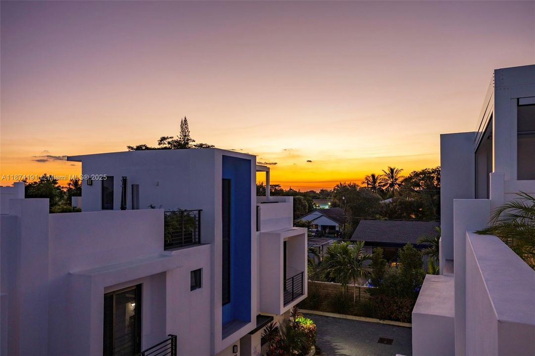 待售: $945,000 (3 贝兹, 2 浴室, 1579 平方英尺)