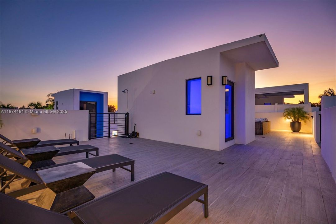 待售: $945,000 (3 贝兹, 2 浴室, 1579 平方英尺)