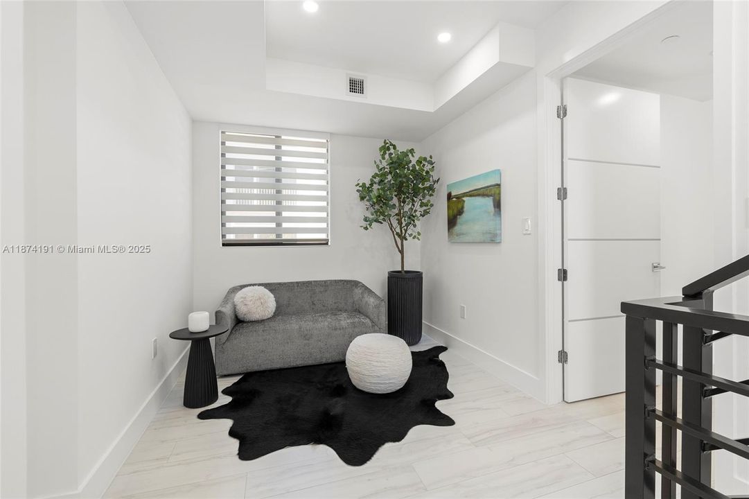 待售: $945,000 (3 贝兹, 2 浴室, 1579 平方英尺)