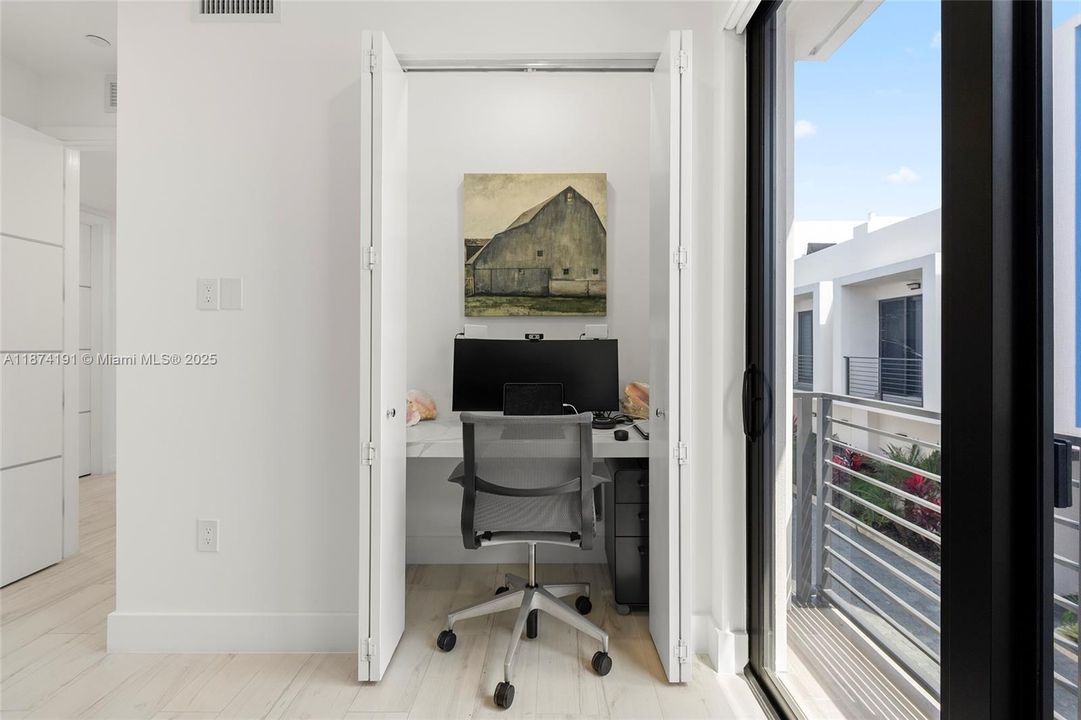 待售: $945,000 (3 贝兹, 2 浴室, 1579 平方英尺)