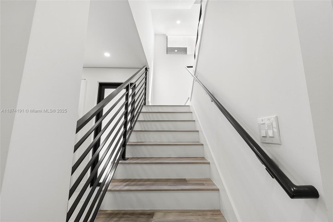 待售: $945,000 (3 贝兹, 2 浴室, 1579 平方英尺)