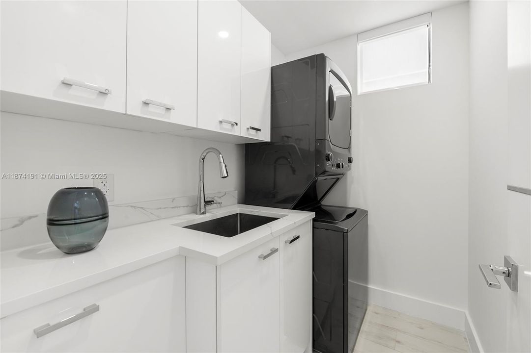 待售: $945,000 (3 贝兹, 2 浴室, 1579 平方英尺)