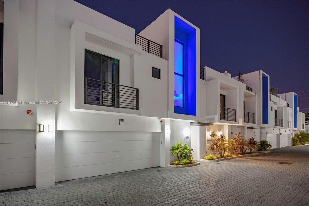 待售: $945,000 (3 贝兹, 2 浴室, 1579 平方英尺)