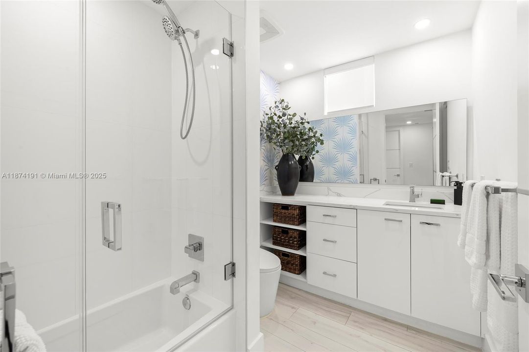 待售: $945,000 (3 贝兹, 2 浴室, 1579 平方英尺)