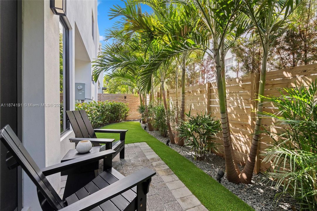 待售: $945,000 (3 贝兹, 2 浴室, 1579 平方英尺)