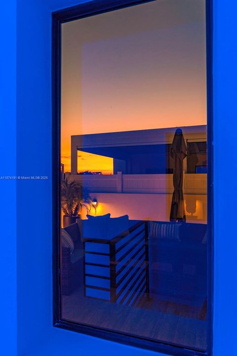 待售: $945,000 (3 贝兹, 2 浴室, 1579 平方英尺)