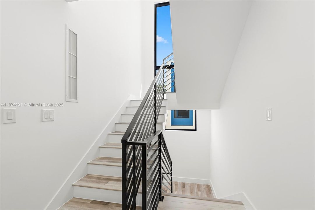 待售: $945,000 (3 贝兹, 2 浴室, 1579 平方英尺)