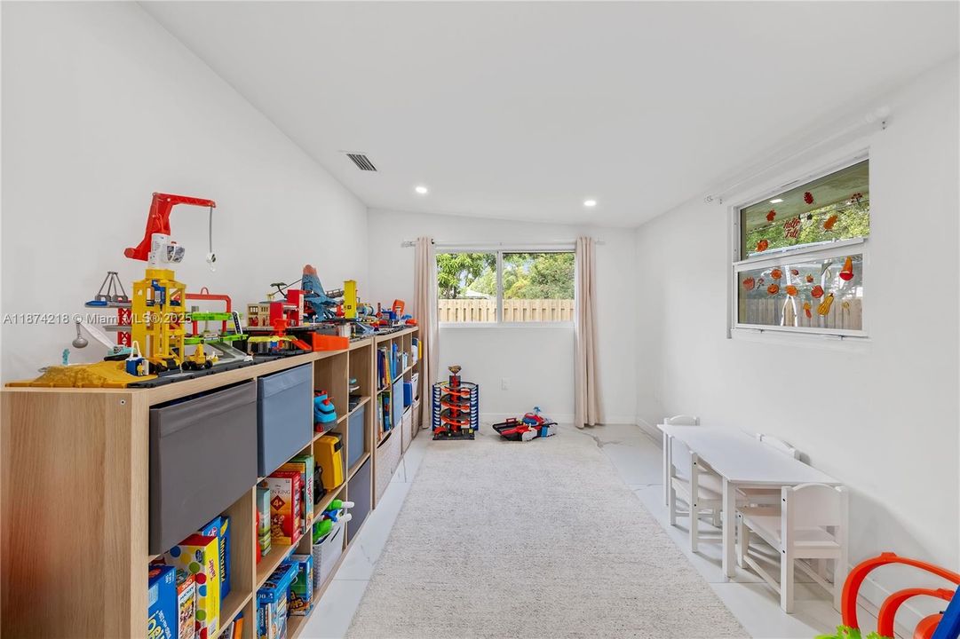 Недавно арендовано: $3,895 (3 спален, 2 ванн, 2330 Квадратных фут)