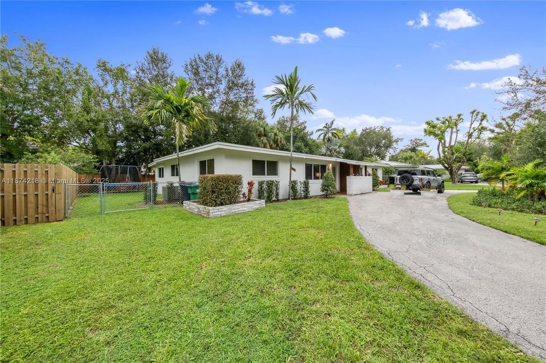 Недавно арендовано: $3,895 (3 спален, 2 ванн, 2330 Квадратных фут)