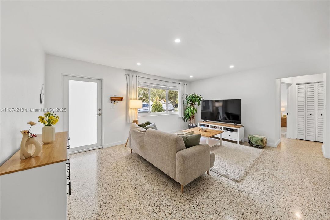 Недавно арендовано: $3,895 (3 спален, 2 ванн, 2330 Квадратных фут)