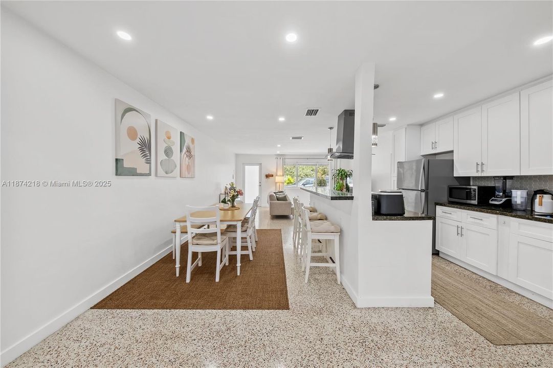 Недавно арендовано: $3,895 (3 спален, 2 ванн, 2330 Квадратных фут)