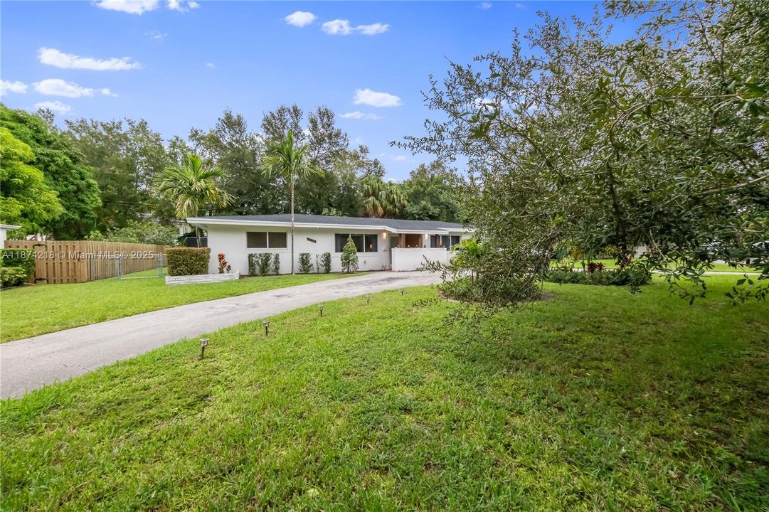 Недавно арендовано: $3,895 (3 спален, 2 ванн, 2330 Квадратных фут)