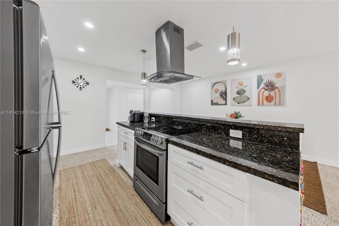 Недавно арендовано: $3,895 (3 спален, 2 ванн, 2330 Квадратных фут)